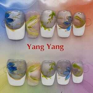 Press On Nails - White French Tips with Floral design / Size Medium (10 pack)